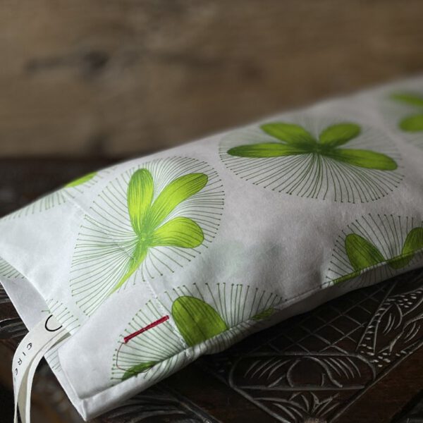 Angel pine pillow & cover - Image 2